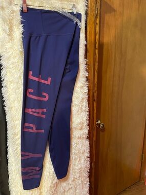 Old Navy Active Navy Blue “My Pace” Athletic Leggings. Size S/P